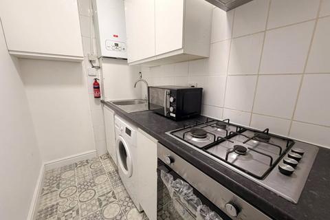 3 bedroom apartment to rent, York Road, Acton, W3