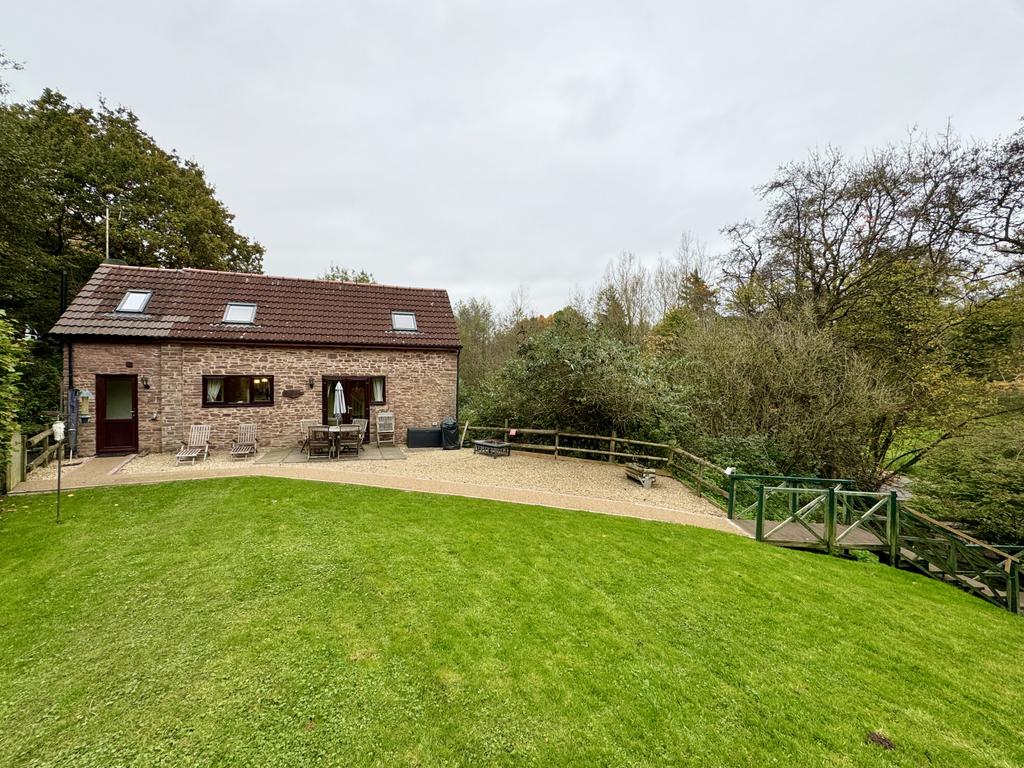 ESTABLISHED & PROFITABLE HOLIDAY LET IN FOREST OF