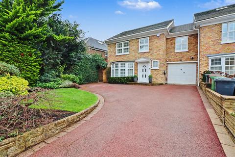 4 bedroom house for sale, Hartfield Avenue, Elstree, Borehamwood
