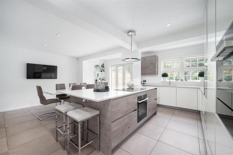 4 bedroom house for sale, Hartfield Avenue, Elstree, Borehamwood