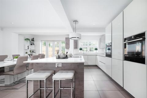 4 bedroom house for sale, Hartfield Avenue, Elstree, Borehamwood