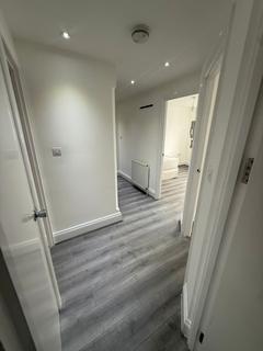 2 bedroom flat to rent, Danes Gate, Harrow HA1