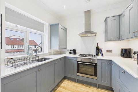2 bedroom apartment for sale, Ashcombe Close, Ashford, Surrey, TW15