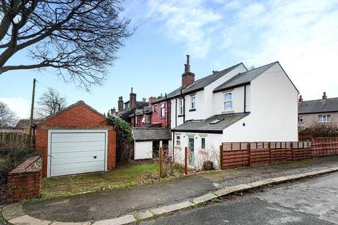4 bedroom end of terrace house for sale, Virginia Road, Huddersfeild