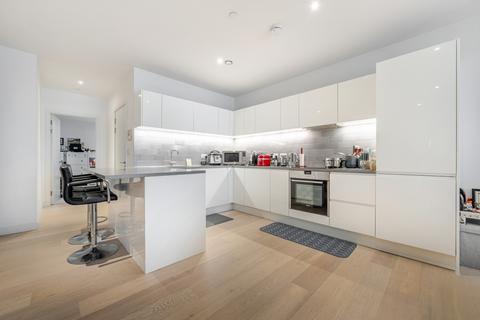 3 bedroom flat for sale, Royal Wharf Walk London E16