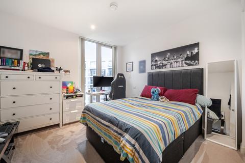 3 bedroom flat for sale, Royal Wharf Walk London E16