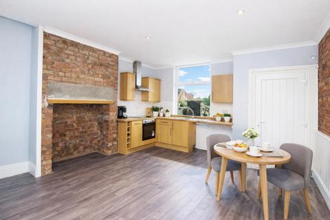 3 bedroom terraced house to rent, Gillibrand Street, Darwen