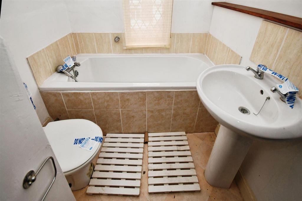 En-suite bathroom