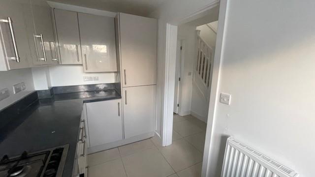 Kitchen 2.jpg