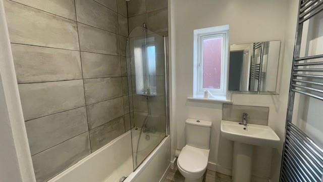Bathroom 2.jpg