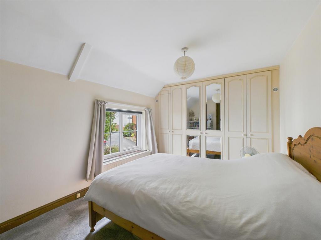 Bed1.jpg