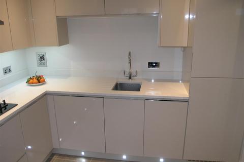 4 bedroom house to rent, Chelmsford Road, N14
