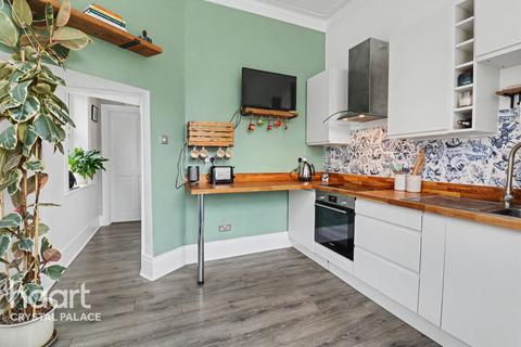 1 bedroom apartment for sale, Auckland Road, LONDON
