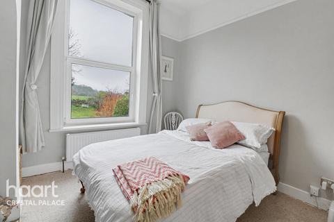 1 bedroom apartment for sale, Auckland Road, LONDON