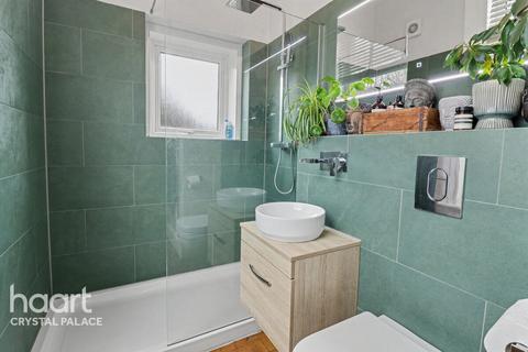 1 bedroom apartment for sale, Auckland Road, LONDON
