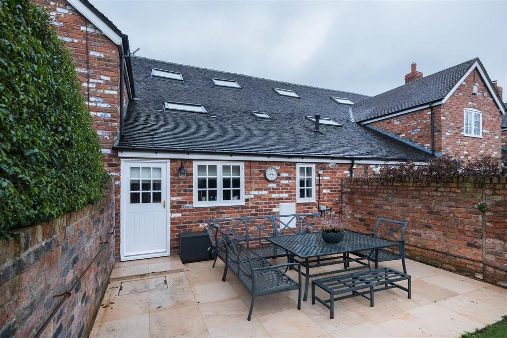 4 Beeston Hall Mews-009.JPG