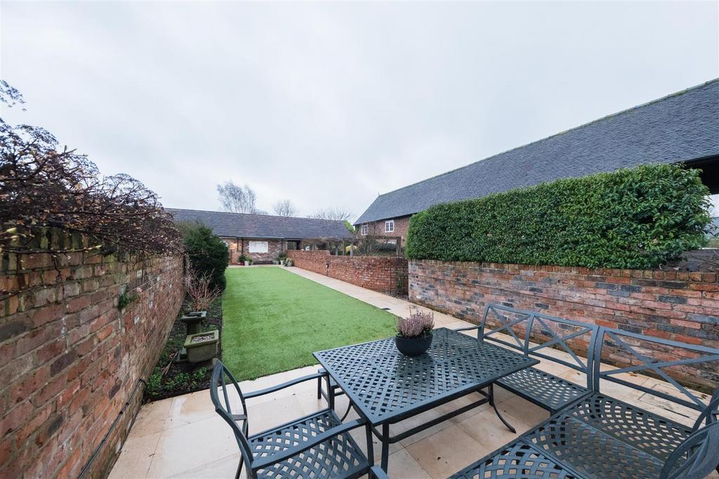 4 Beeston Hall Mews-012.JPG