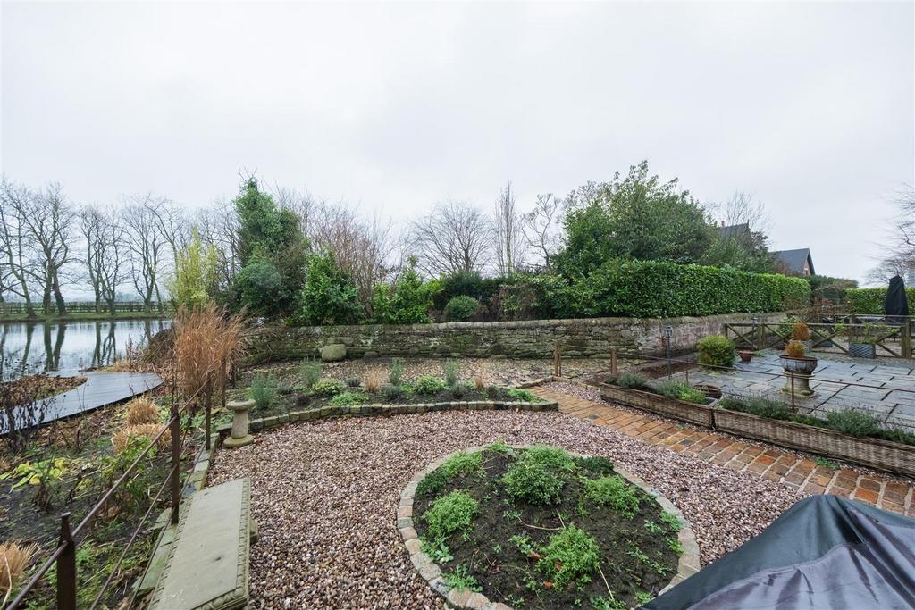 4 Beeston Hall Mews-005.JPG