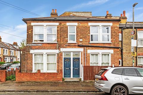 Balvernie Grove, London, SW18