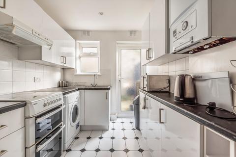 2 bedroom flat for sale, Balvernie Grove, Southfields, SW18