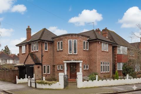 4 bedroom detached house for sale, Cavendish Drive, Edgware, HA8