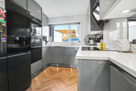 3 bedroom semi-detached house for sale, Portsmouth Road, Southampton SO31
