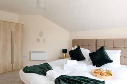 2 bedroom apartment to rent, Watford Road, London, HA0