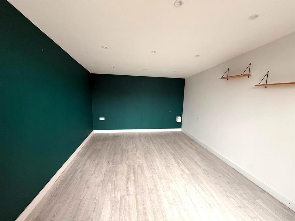 Room2.jpg