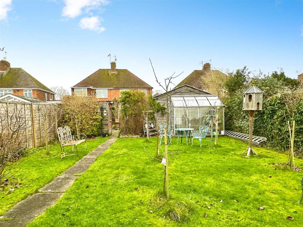 Garden to house