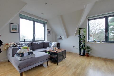 2 bedroom flat for sale, Fox Lane, London