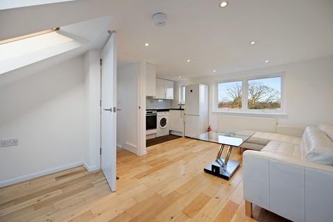 2 bedroom flat to rent, Jubilee Road, Greenford, UB6