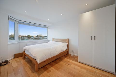 2 bedroom flat to rent, Jubilee Road, Greenford, UB6