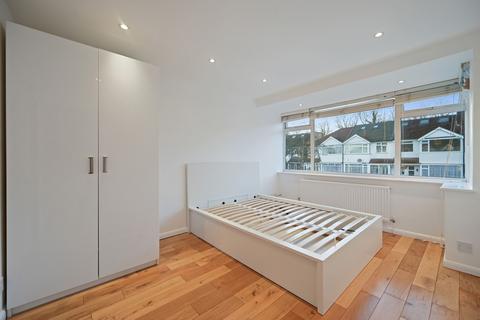 2 bedroom flat to rent, Jubilee Road, Greenford, UB6