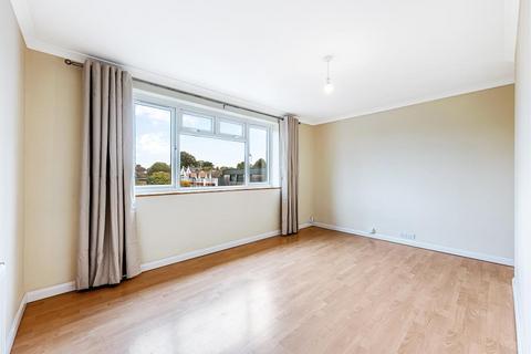 2 bedroom flat to rent, Sutton Lane North Chiswick London