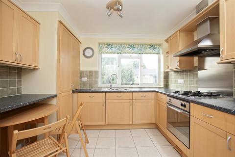 2 bedroom flat to rent, Sutton Lane North Chiswick London