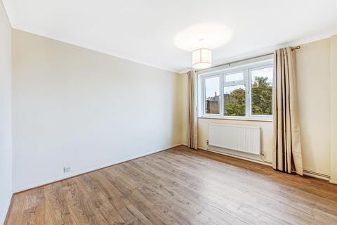 2 bedroom flat to rent, Sutton Lane North Chiswick London