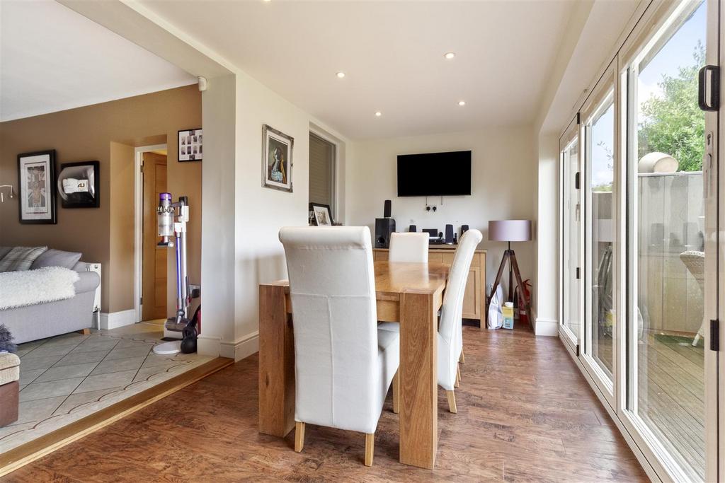 15 Drummond Road-017.JPG
