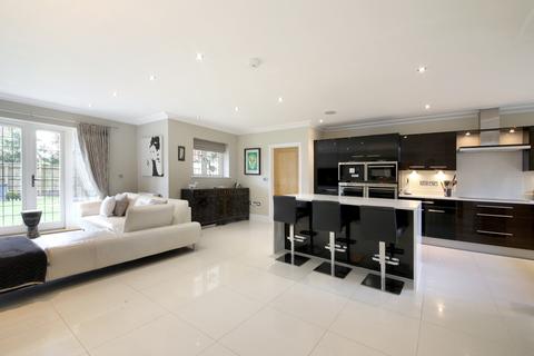 6 bedroom detached house for sale, The Spinney, Gerrards Cross, Buckinghamshire, SL9