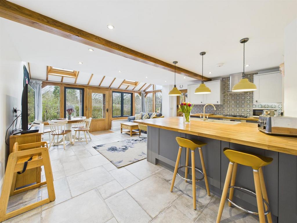 Living Room/Kitchen