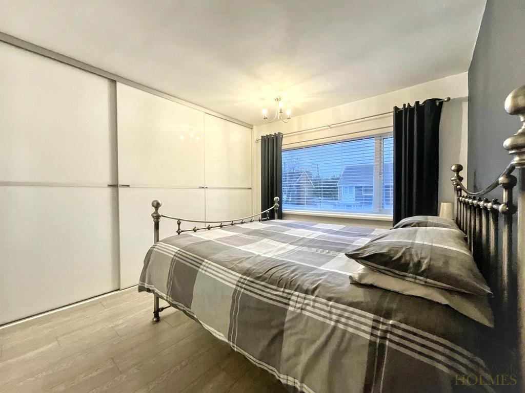 Bedroom 1 (Front)