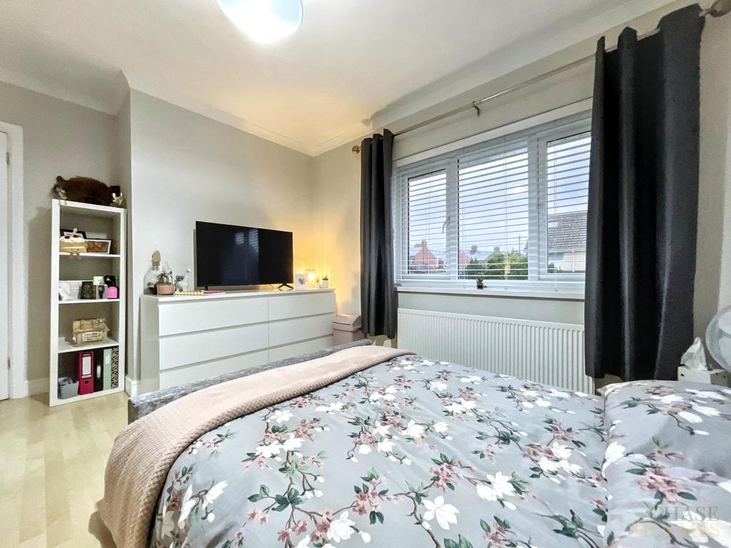 Bedroom 2 (Rear)