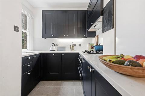 2 bedroom maisonette for sale, Nevis Road, London, SW17