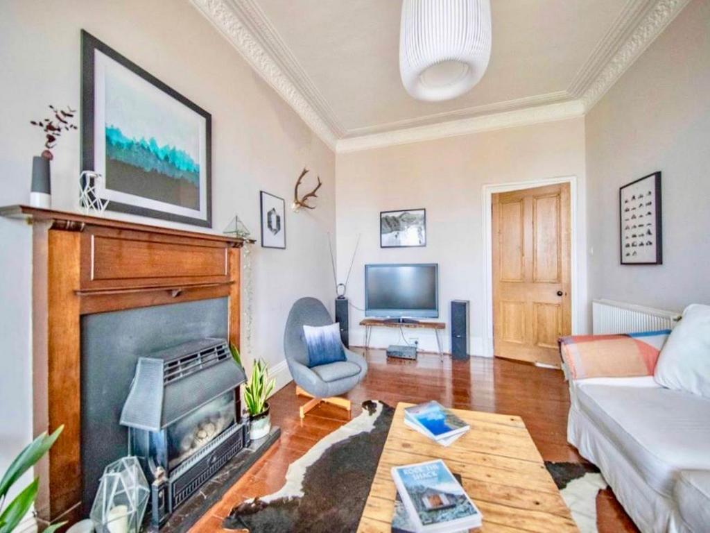 Living room 3