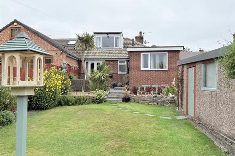 2 bedroom semi-detached bungalow for sale, Heaton Avenue, Huddersfield HD5