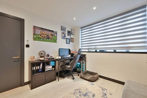 4 bedroom semi-detached house for sale, Pentland Road, Bushey, WD23