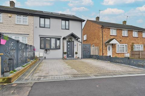 Pentland Road, Bushey, WD23
