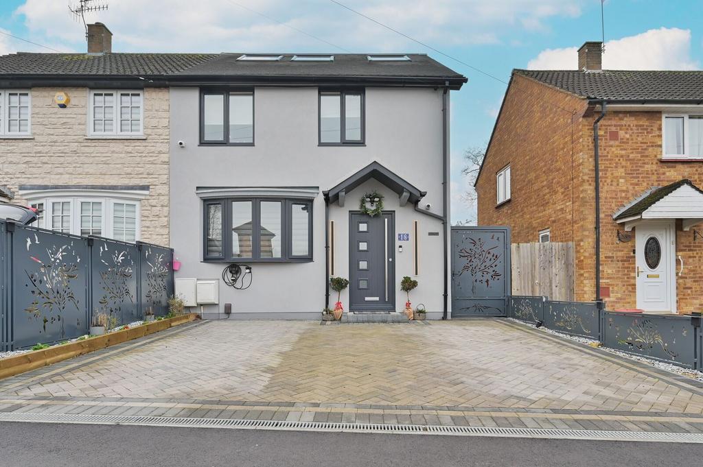 Detached house exterior, driveway