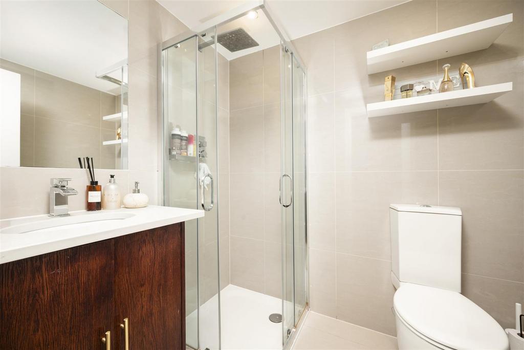 En-suite shower room - Shirland Road