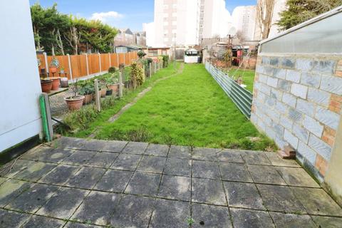 3 bedroom terraced house to rent, Wansford Road, Woodford Green IG8