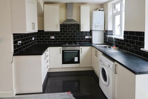 3 bedroom terraced house to rent, Wansford Road, Woodford Green IG8